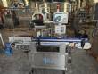Etiquetadora autom�tica autoadhesiva para botellas cil�ndricas