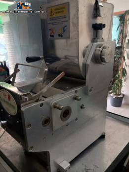 M�quina extrusora combinada para la producci�n de pasta larga fresca, ravioles, ravioleteira La Monferrina PNueva