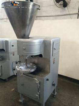 Llenado de tubo met�lico Meteor