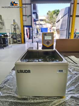Ba�era termost�tica de sobremesa con sistema de circulaci�n E25 S LAUDA