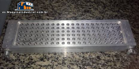 L�nea manual para la fabricaci�n de labiales Alki Machines