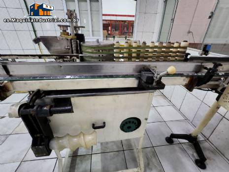 Etiquetadora para botellas cil�ndricas.