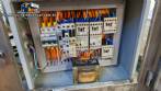 M�quina formadora de hamburguesas Sampafi de acero inoxidable, 45 unidades por minuto.