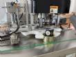M�quina autom�tica de sellado y taponado de latas Hualian Machinery