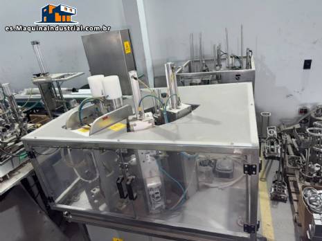 Máquina dosificadora rotativa automática con selladora para vasos Delgo, 3500 vasos por hora. Máquina dosificadora rotativa automática con selladora para vasos Delgo, 3500 vasos por hora.