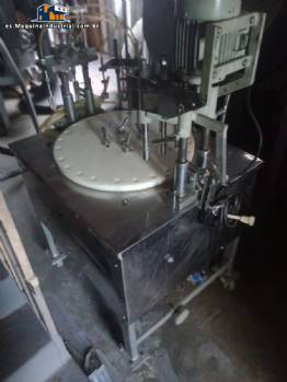 Máquina rotativa de llenado de líquidos Erli con 4 pistones, 14.400 unidades por hora. Máquina rotativa de llenado de líquidos Erli con 4 pistones, 14.400 unidades por hora.