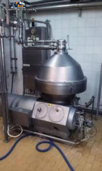 Separador centrífugo autolimpiante hermético/separador de crema para leche, Alfa Laval Tetra Pak, para desnatar y estandarizar la leche calentada. Separador centrífugo autolimpiante hermético/separador de crema para leche, Alfa Laval Tetra Pak, para desnatar y estandarizar la leche calentada.